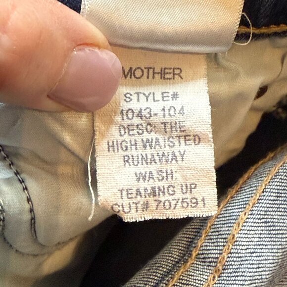 Mother Jeans High Waisted Runaway Crop In Teaming Up Raw Hem Womens Size 24 - Picture 9 of 10